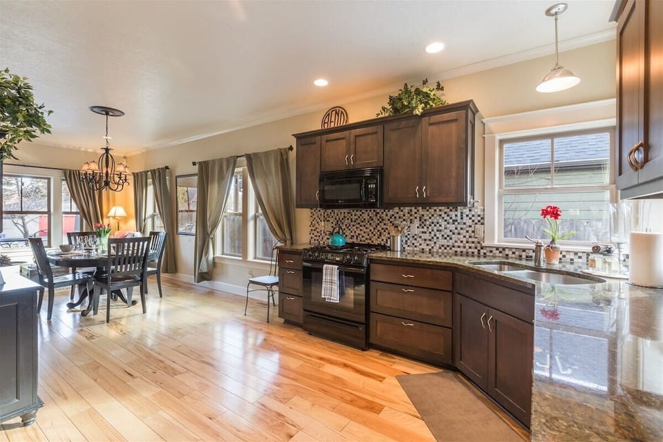 Gourmet Kitchen