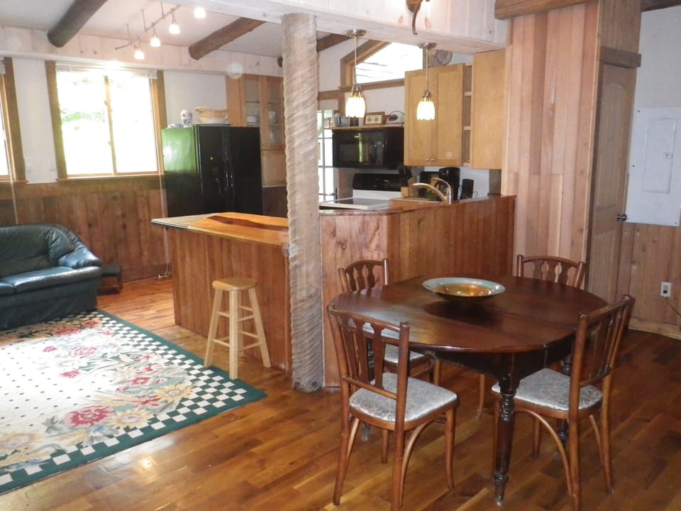 Dining/Kitchen
