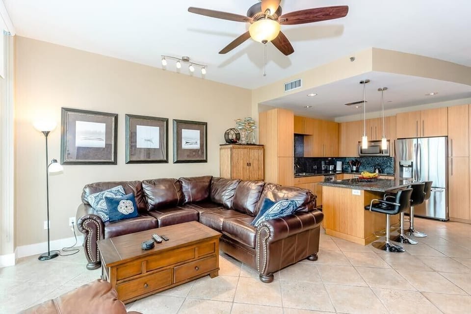 Open floor plan into kitchen!  