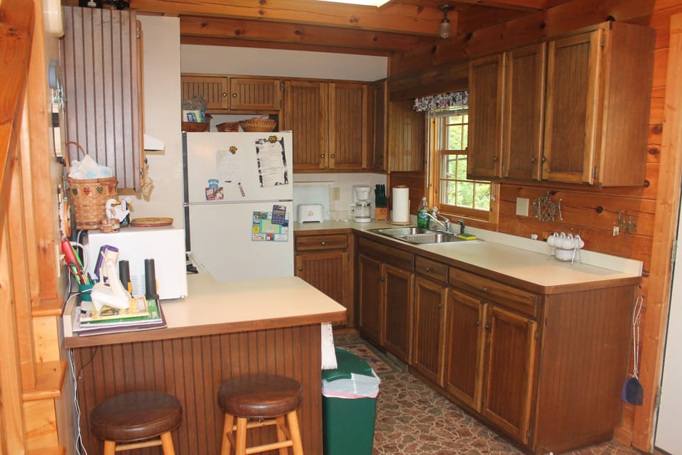 Fully equipped with glass,flat,bake and cookware.