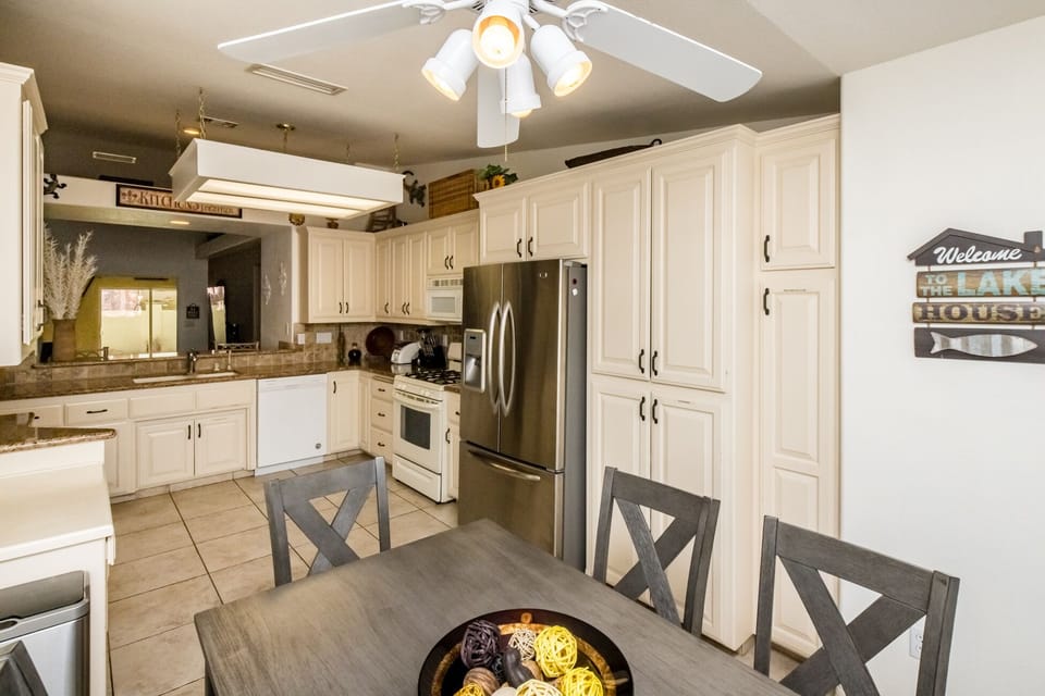 Clean, fully stocked kitchen. Has everything you need
