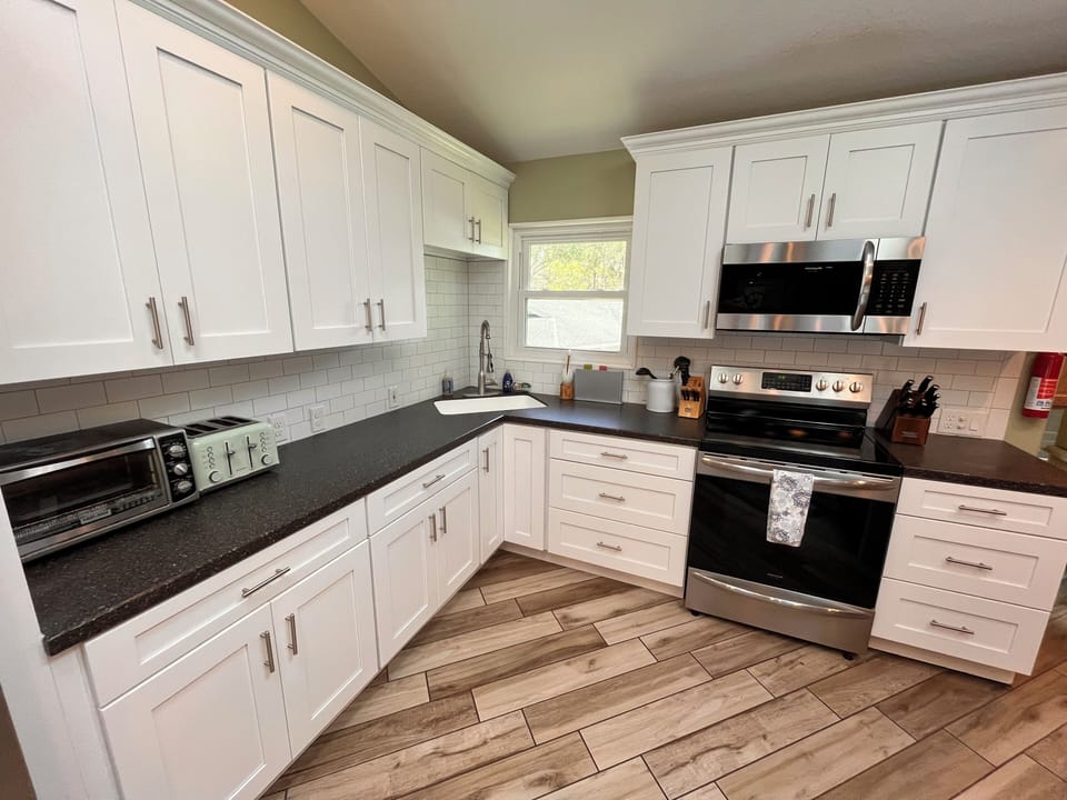 Fully Stocked kitchen