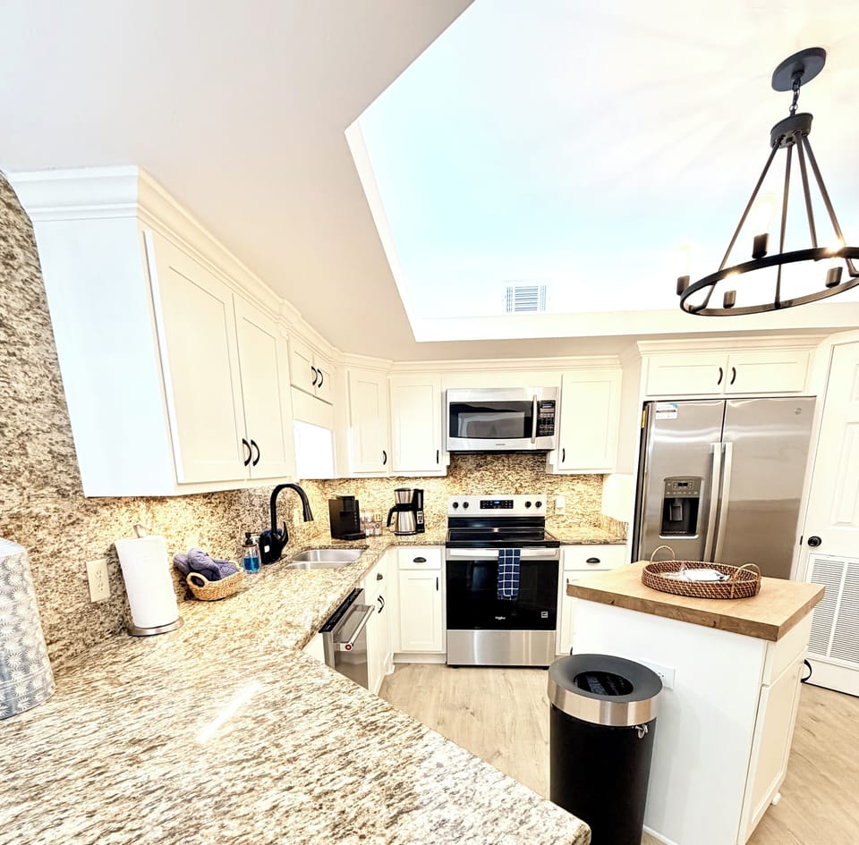 Well stocked, easy to maneuver kitchen. Dish soaps supplied.