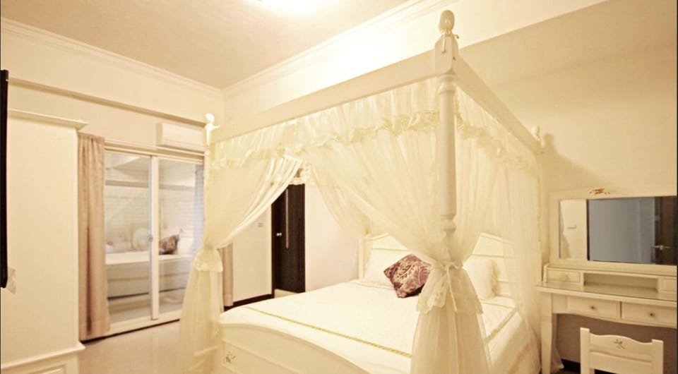 Classic Double Room | Individually decorated, individually furnished, desk, free WiFi