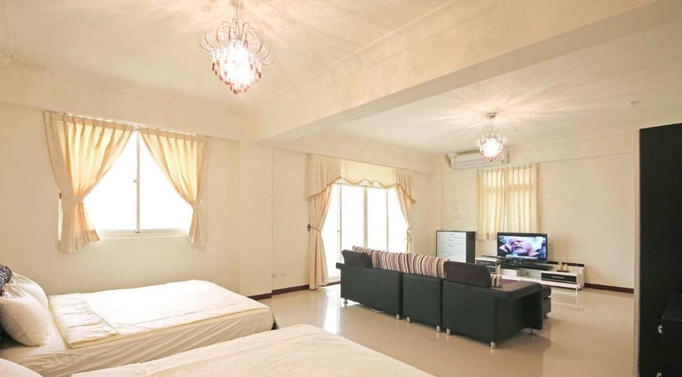 Deluxe Quadruple Room | Individually decorated, individually furnished, desk, free WiFi