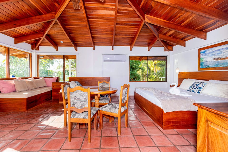  Room 3: 1 king, 1 queen & 2 twins, Countryside view