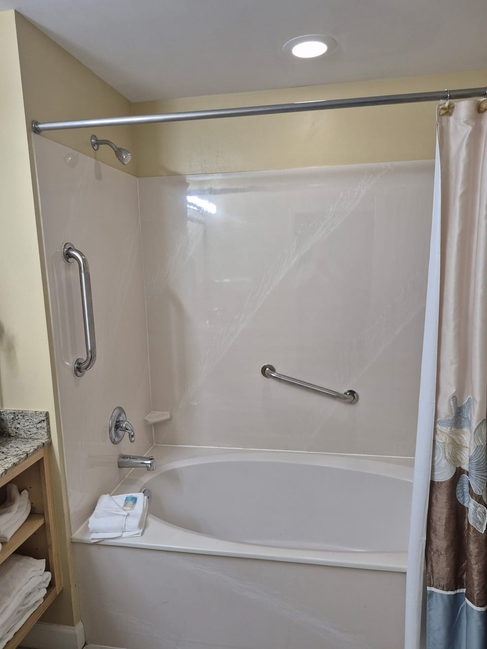New installed handles in the bath tub