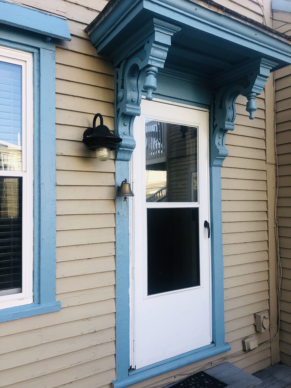Side entrance.