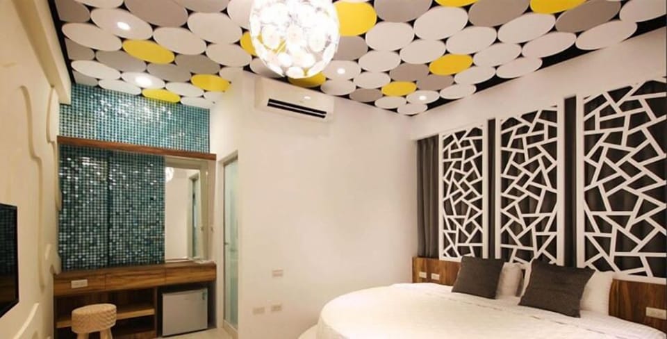 Double Room, 1 Double Bed, Non Smoking | Desk, blackout drapes, free WiFi, bed sheets