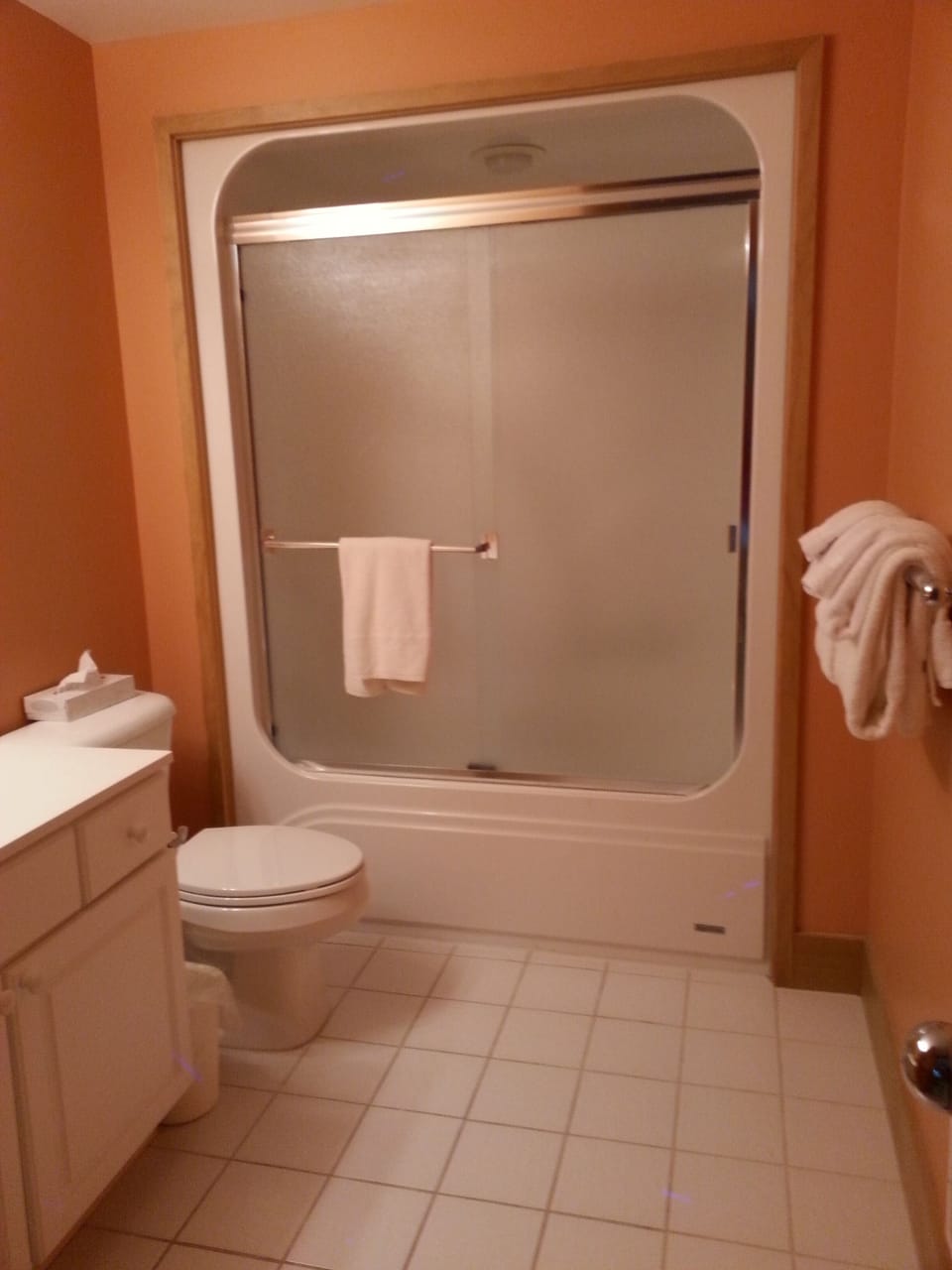 Upstairs loft full bathroom 