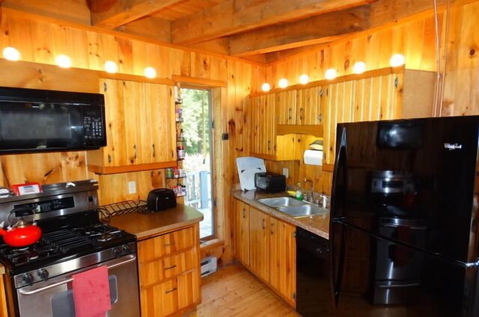 Efficient, well-stocked kitchen  if you don't want to cook out on the grill...