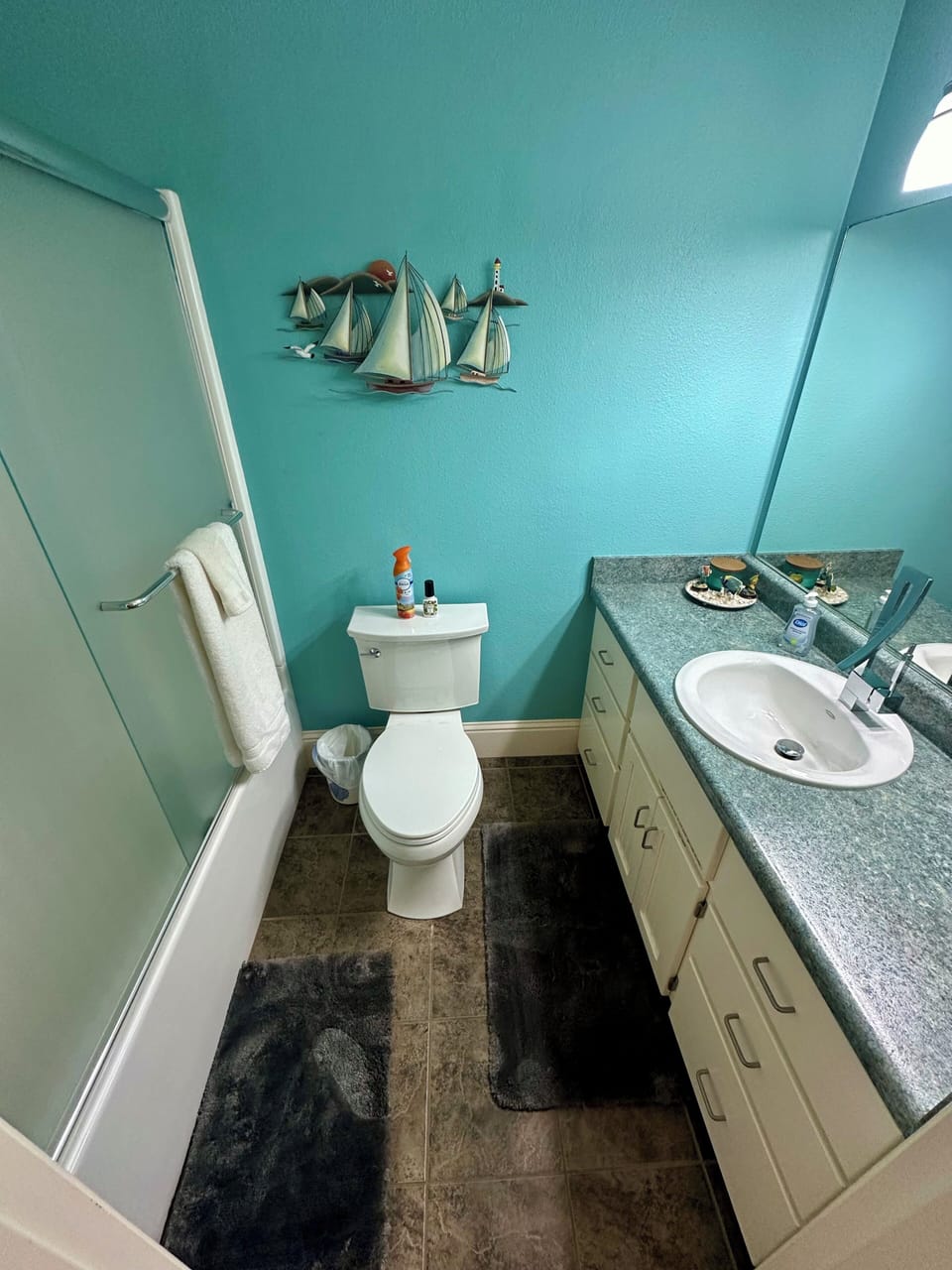 Hallway Full Bathroom