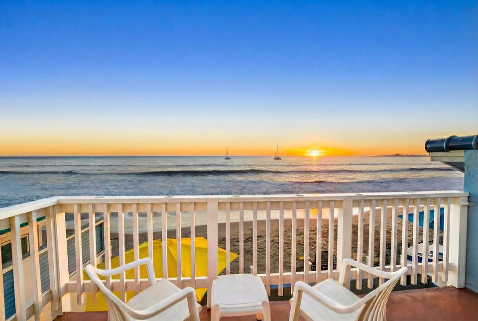 Take a break on the the upper deck off king bedroom..