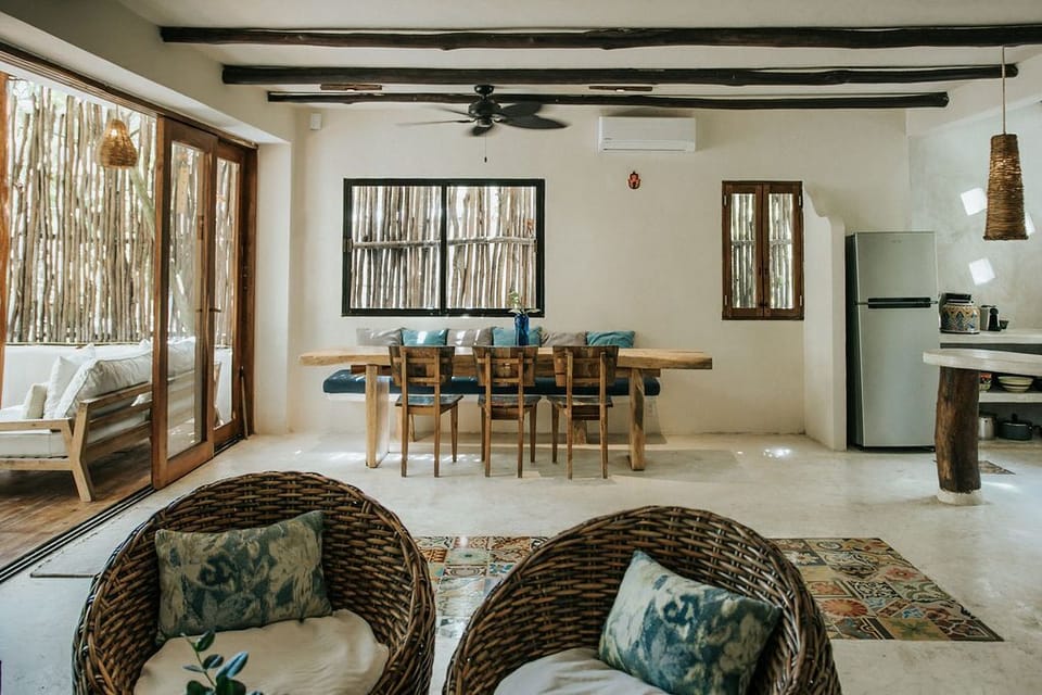 Casa Mandala open living and dining area