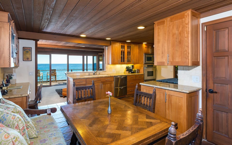VIEW FROM KITCHEN TABLE