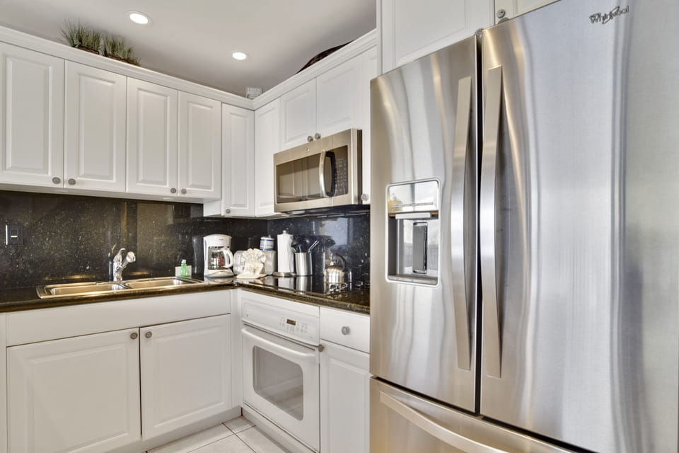 Fully stocked kitchen awaits.