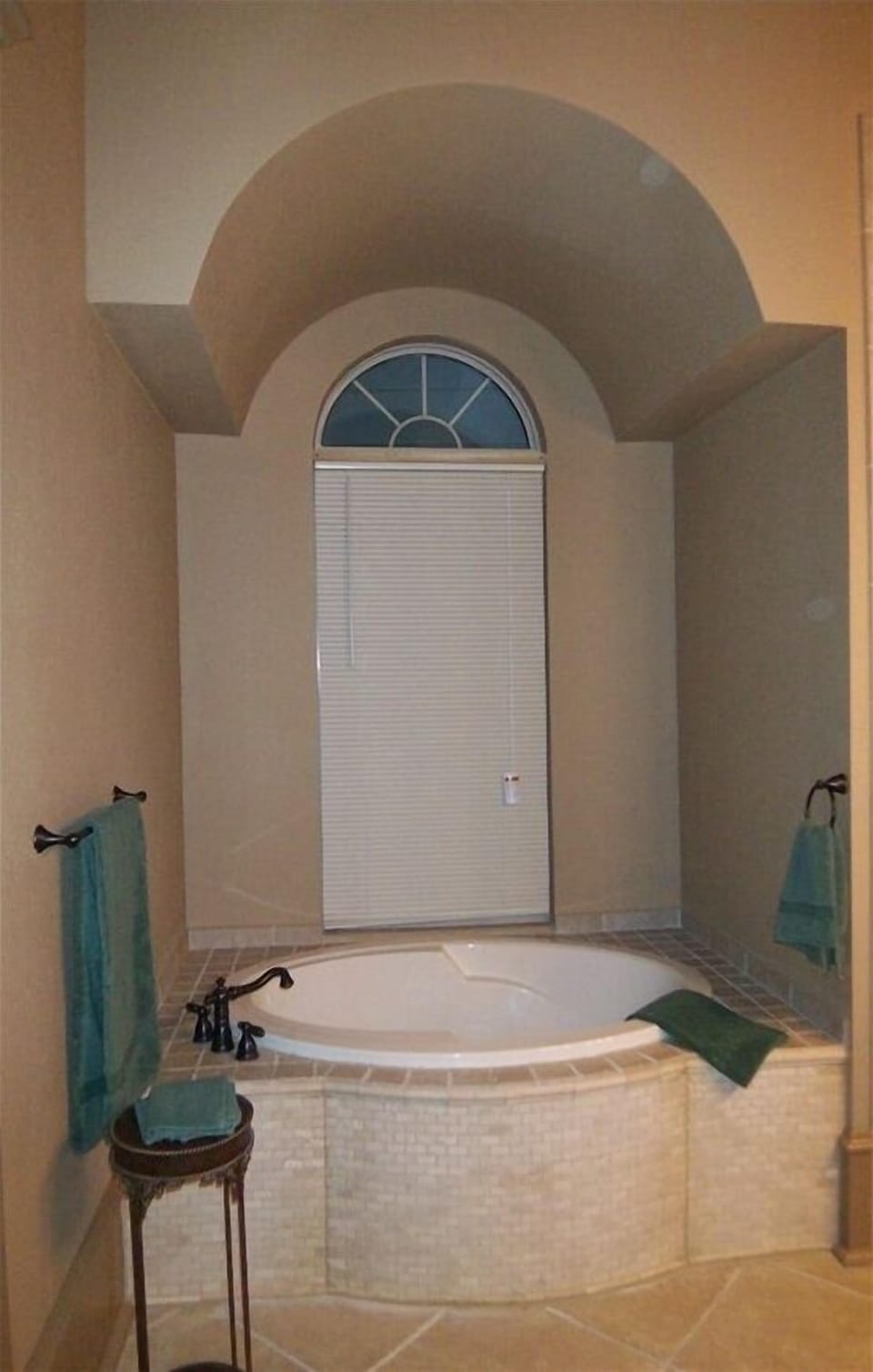Master Bath, Jacuzzi Tub & Shower (2nd Floor).