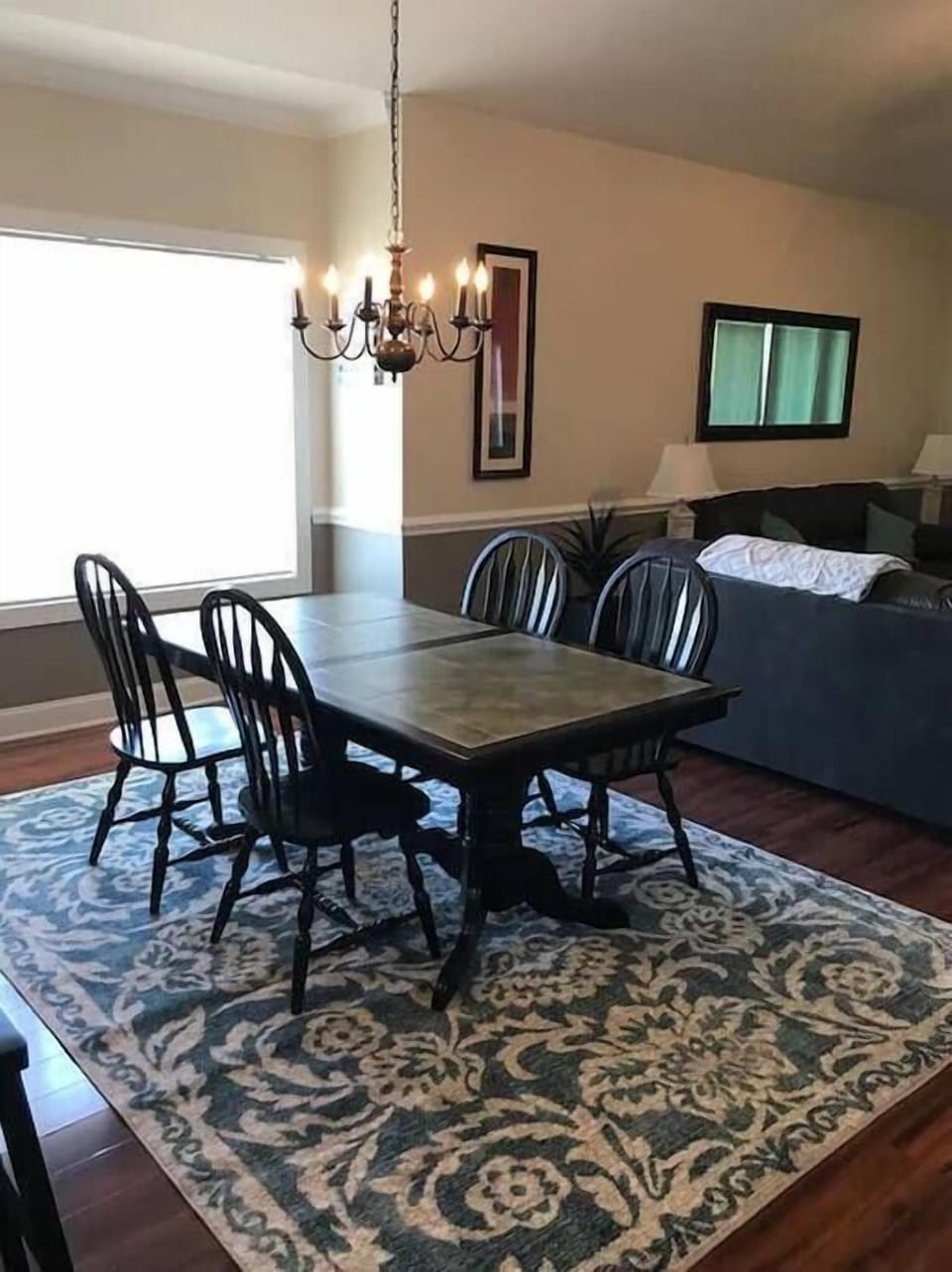 Dining Area (2)