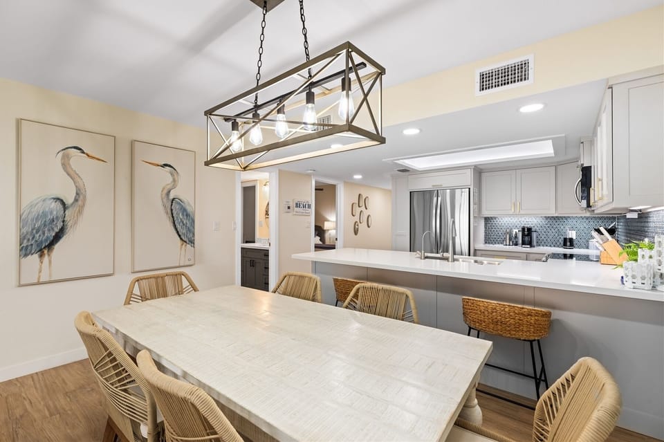 Dining Area & Extra Sitting Area