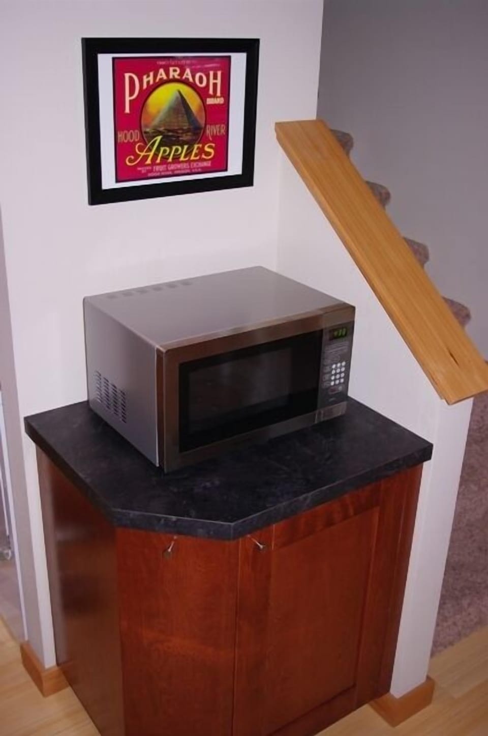 Microwave & corner cabinet