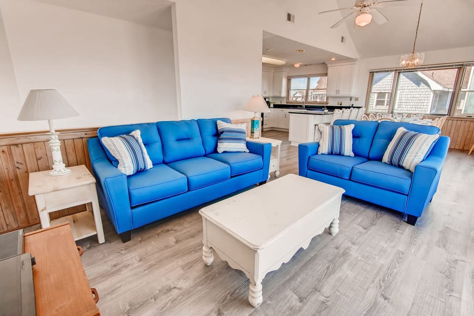Surf-or-Sound-Realty-Keep-Dreamin-401-Great-Room