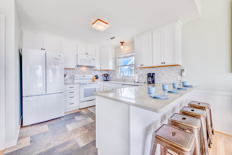 Surf-Or-Sound-Realty-598-Cloud 9-08