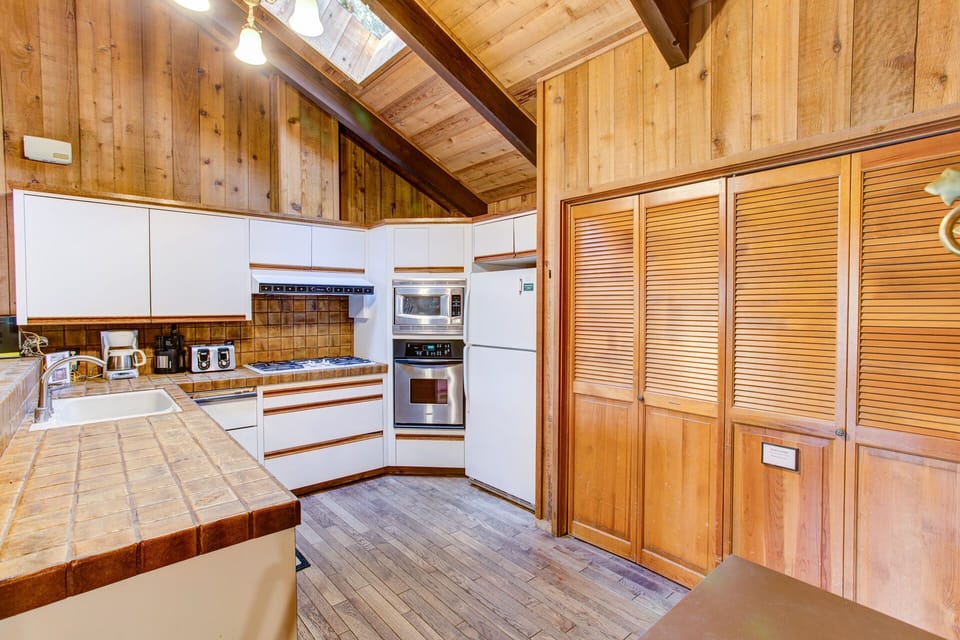 Kitchen, main floor