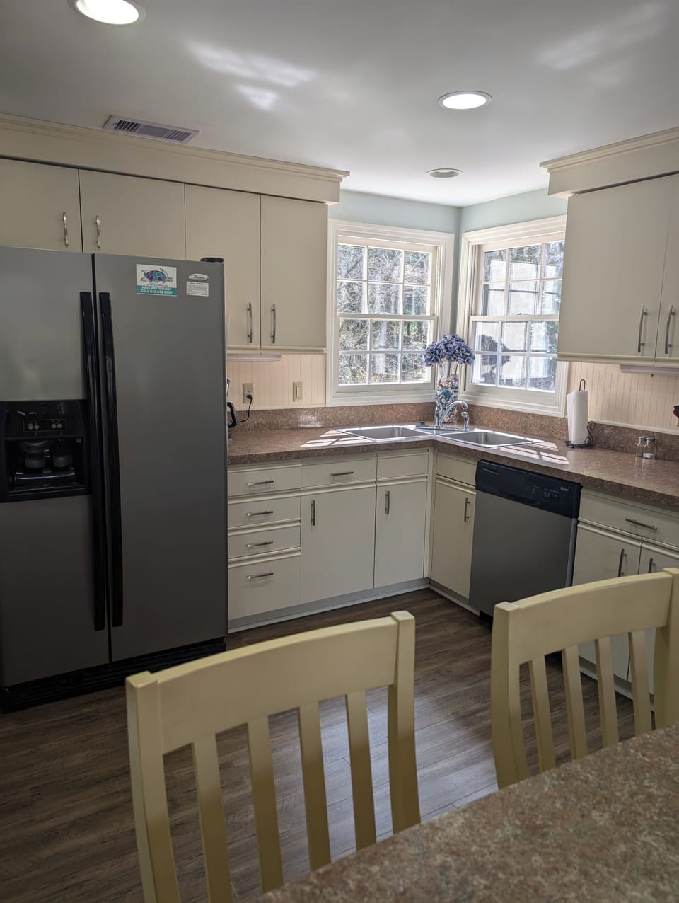 Kitchen bar area and  wireless internet . Pantry, refrigerator, dishwasher