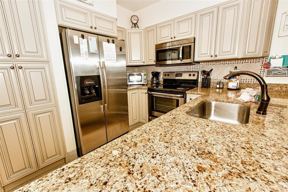 Kitchen with All New Stainless Appliances and Large Reach-In Pantry!