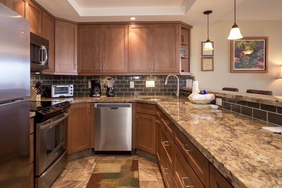 Unit E6 Kitchen - newly upgraded (all new appliances) and fully equipped 