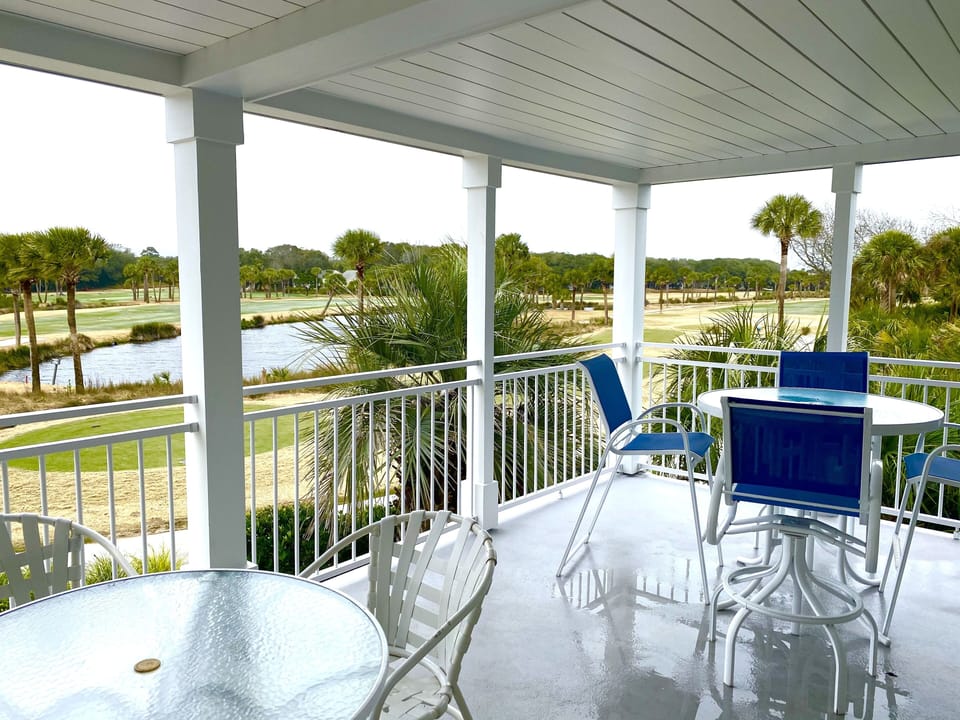 Golf course views and ample seating on deck