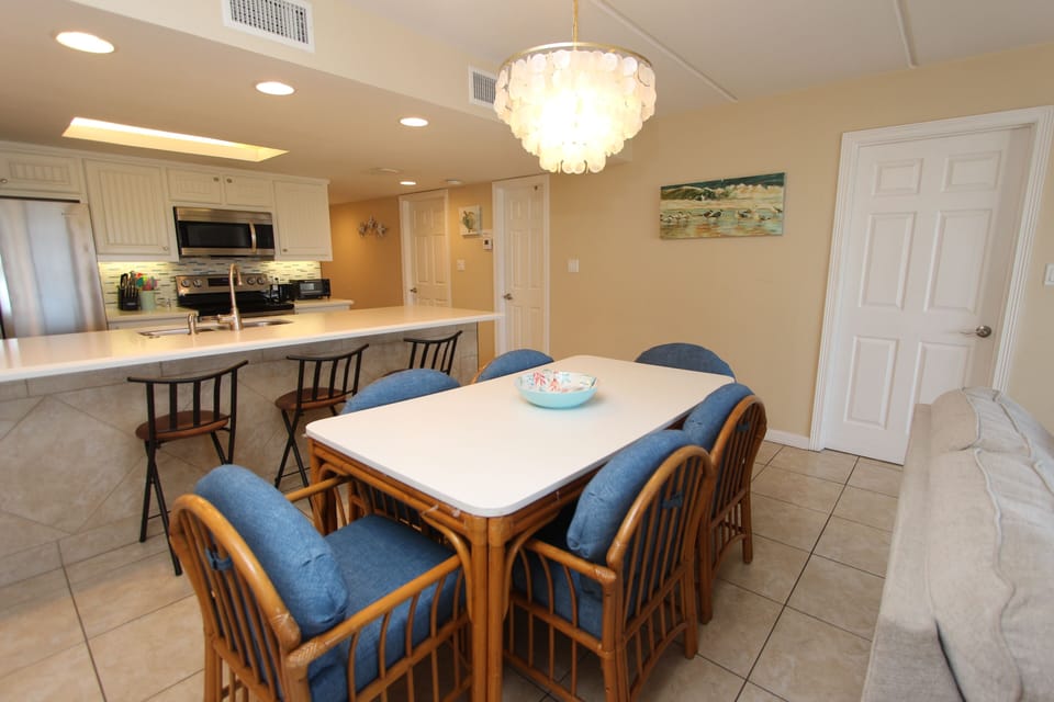 The Dining Table For 6 Guest