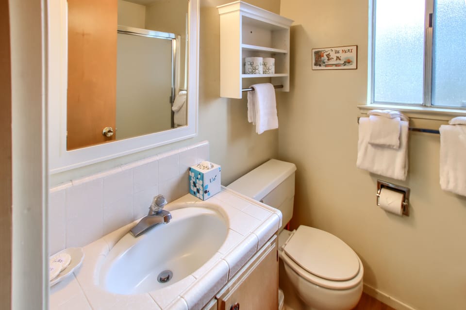 Upstaris 3/4 bath