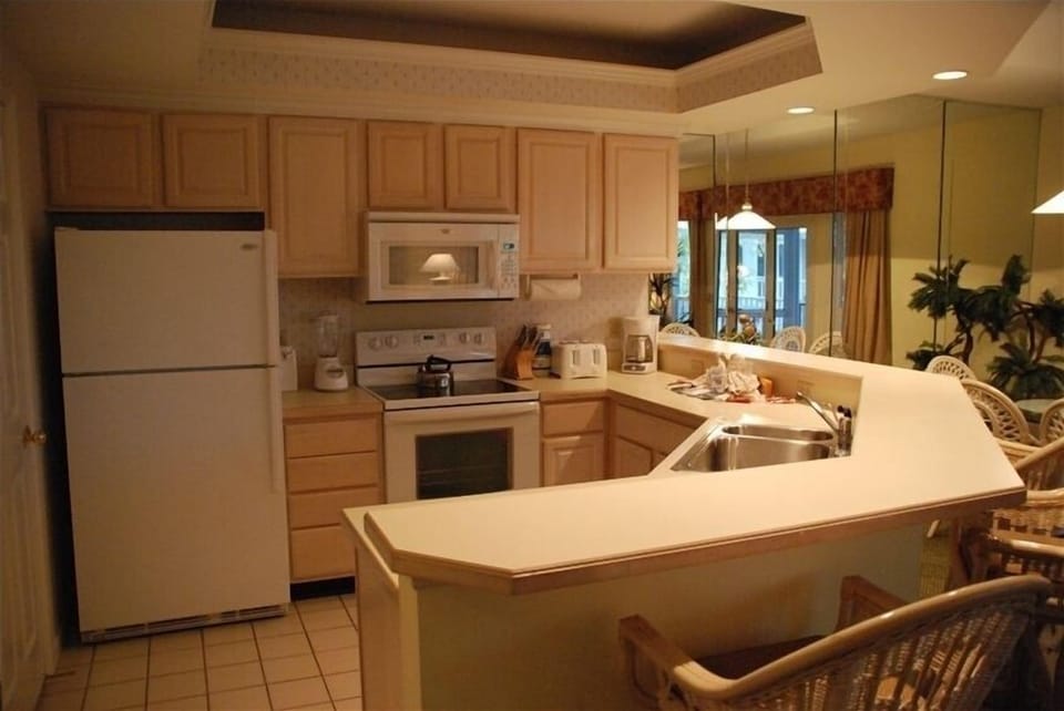 fully equipped kitchen