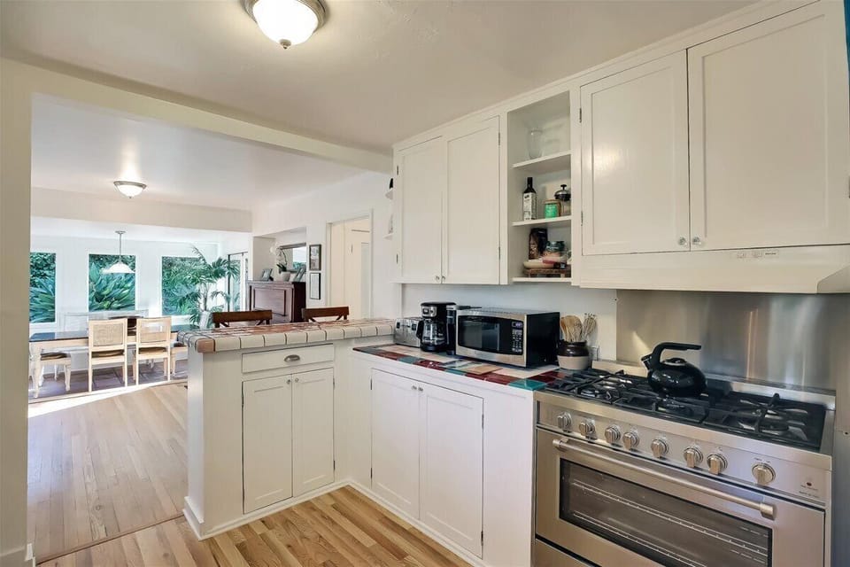 Kitchen features 2 different coffee makers and great oven!
