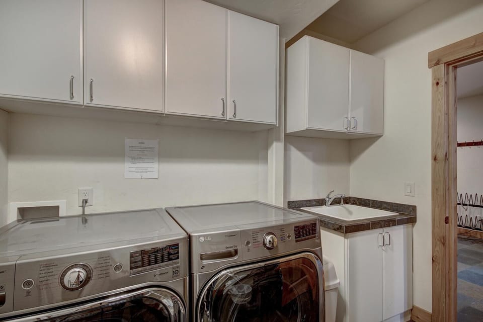 Jumbo washer and dryer