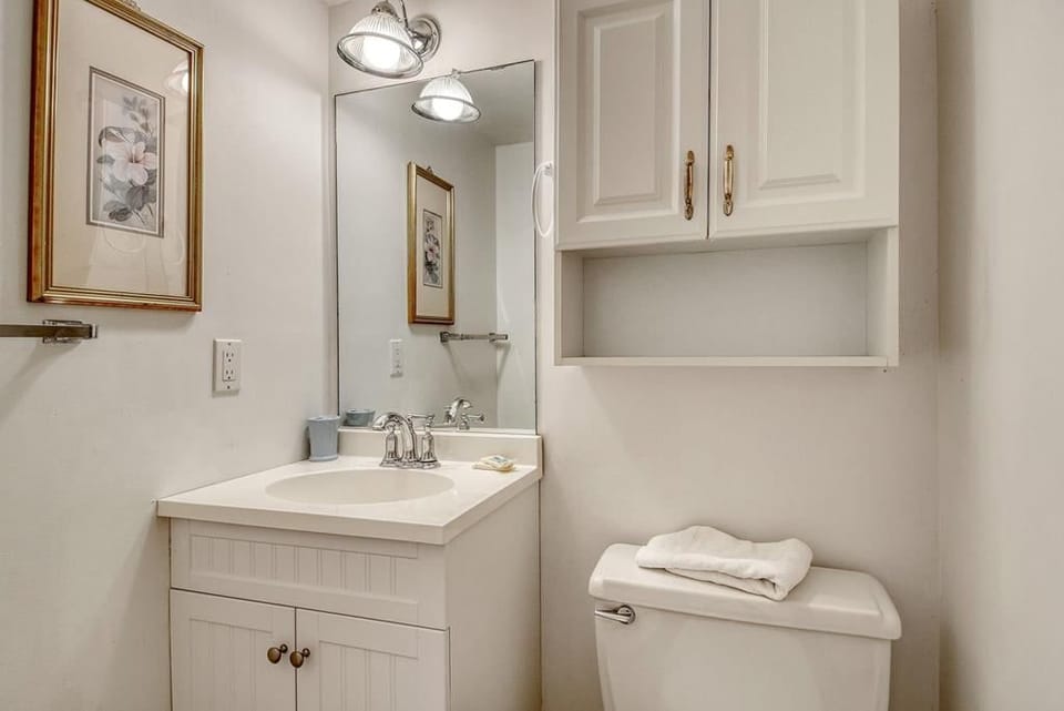 Half bath off entry for guests convenience