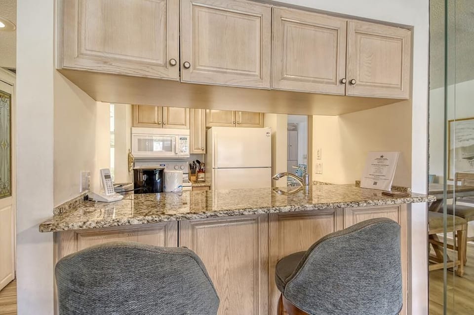 Additional seating at the breakfast bar