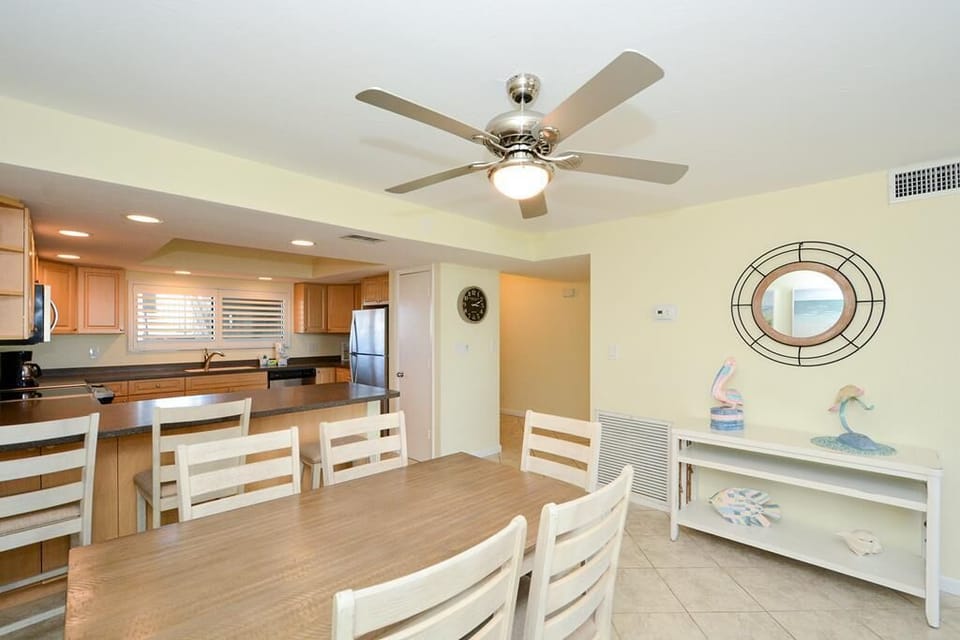Dining table for six people 