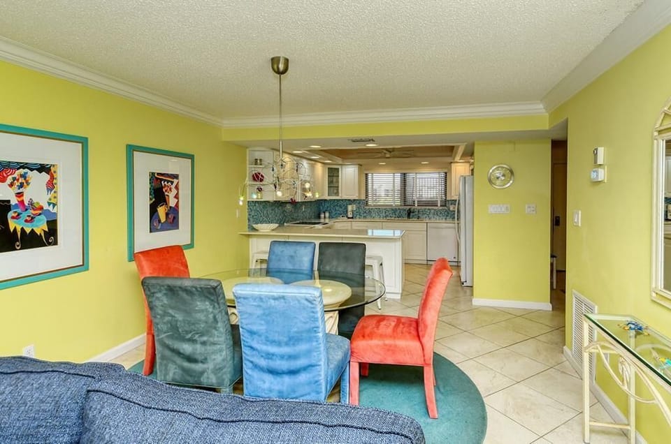 Dining & Kitchen