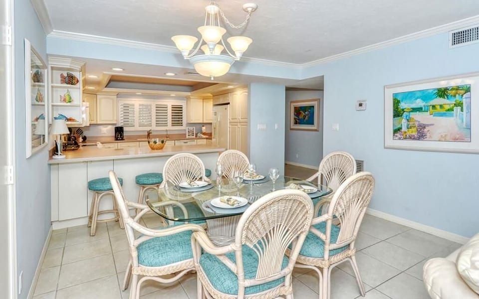 Dining room table 