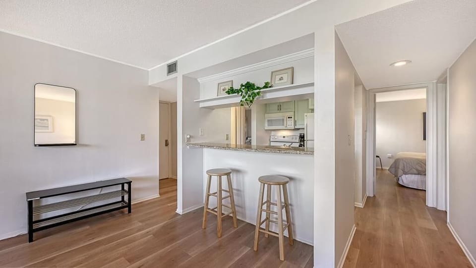 Breakfast Bar with stools