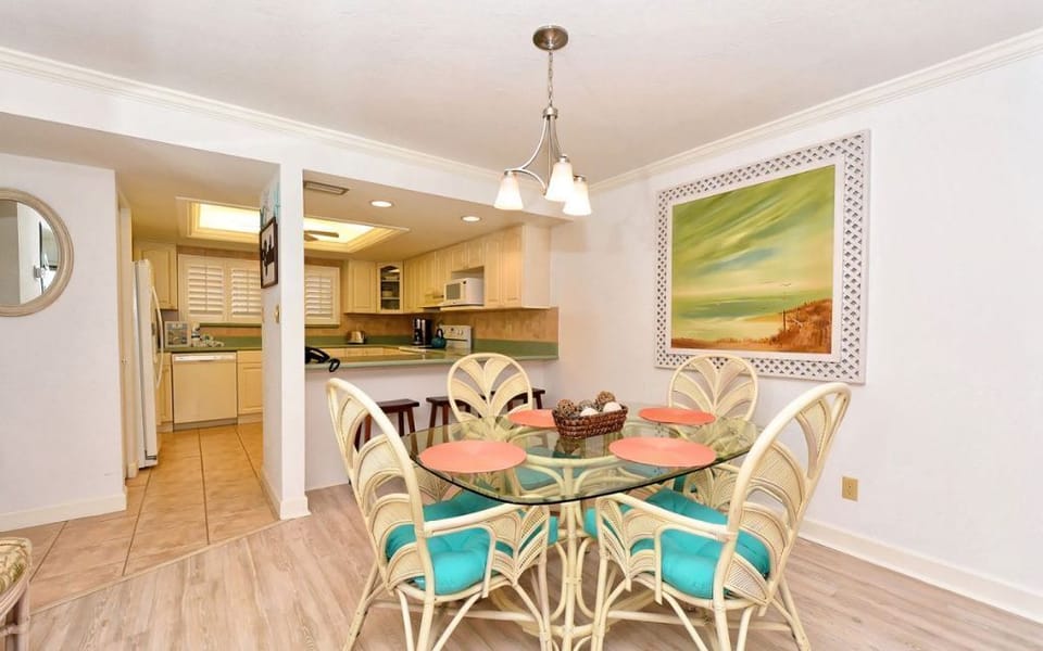 Dining, Breakfast Bar, Kitchen