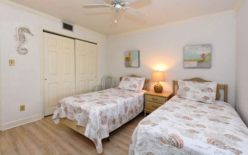 Two Twins in Guest Room