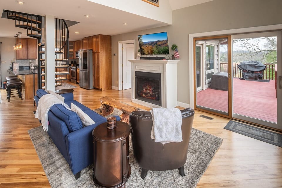 Living room with gas fireplace