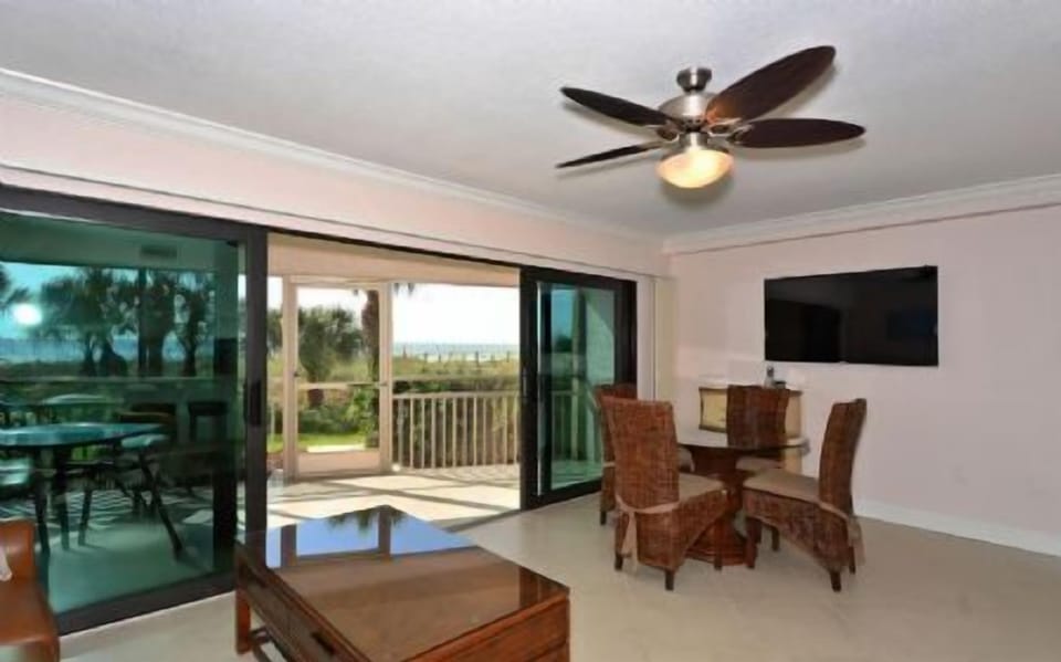 Dining Area, TV, View To Beach