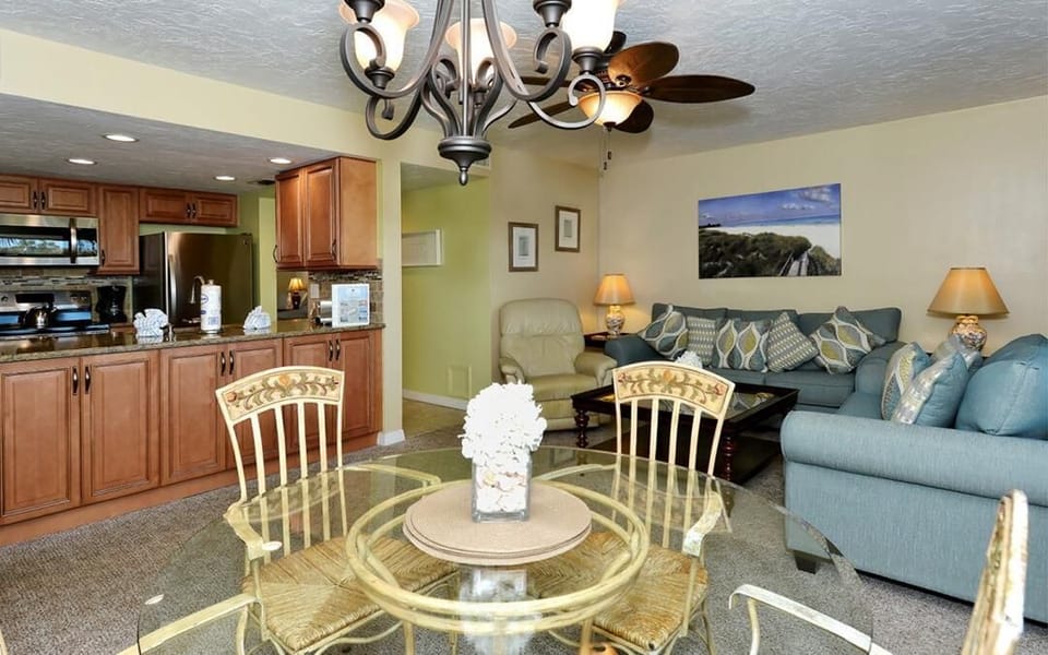 Condo has a spacious open floor flan