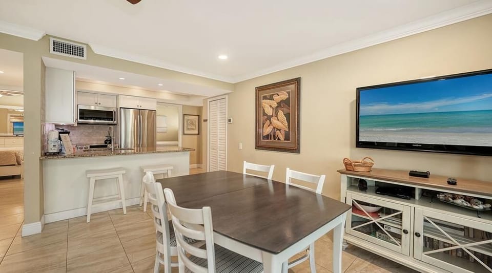 J_Dining Room