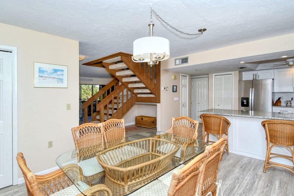 Open floorplan in our beautiful Doveplum units