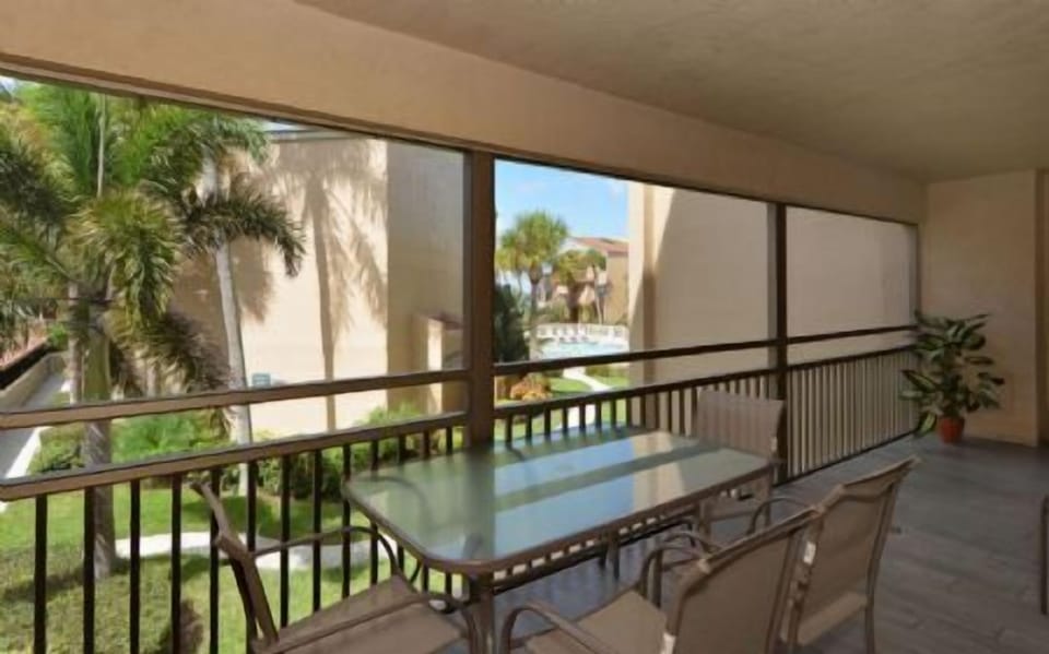 Lanai with View to Pool